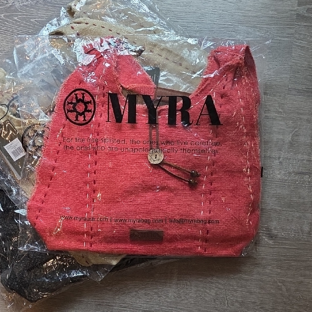 Myra Shoulder Bag with Frayed Edges - Picture 9 of 11